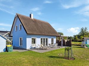 23737826-Ferienhaus-6-Glowe-300x225-0