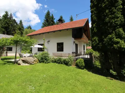 Außenseite Ferienhaus [Sommer]