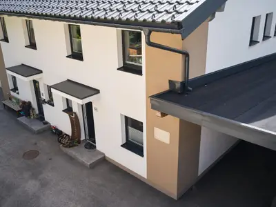 Außenseite Ferienhaus [Sommer]