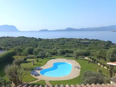 PoolOfHouse