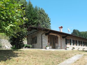 23848165-Ferienhaus-5-Gombitelli-300x225-4