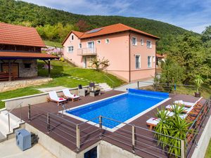 Ferienhaus für 11 Personen (173 m²) in Gornji Oštrc