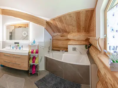 Badezimmer im Blockhaus