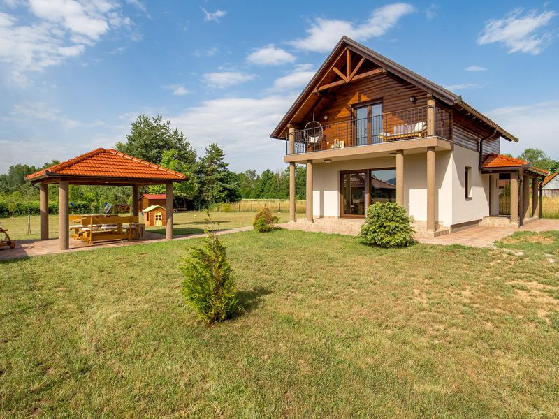 23736213-Ferienhaus-6-Gospic-800x600-1