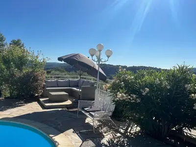 PoolOfHouse