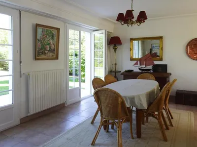 DiningRoom
