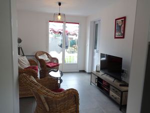 23370228-Ferienhaus-4-Gouville-sur-Mer-300x225-1