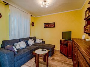 23732081-Ferienhaus-7-Gradina-300x225-2