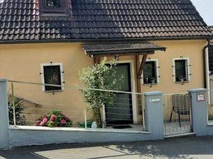 24034321-Ferienhaus-6-Gräfenberg-300x225-4