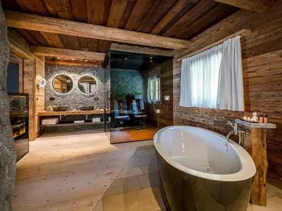 Hüttenhof ****S - Wellnesshotel & Luxus-Bergchalets