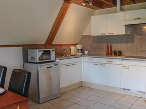 23724350-Ferienhaus-6-Gramsbergen-300x225-5