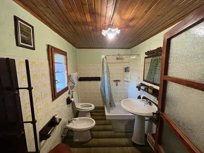 Badezimmer mit Dusche