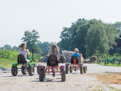 Spass mit den Dino-Cars