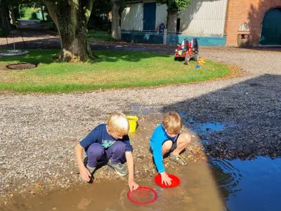 Spielende Kinder