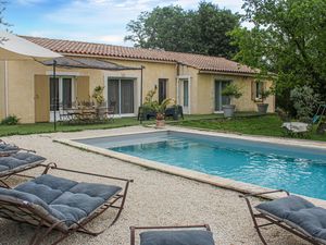 23737265-Ferienhaus-8-Grignan-300x225-1