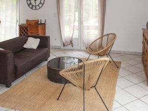 23737265-Ferienhaus-8-Grignan-300x225-2