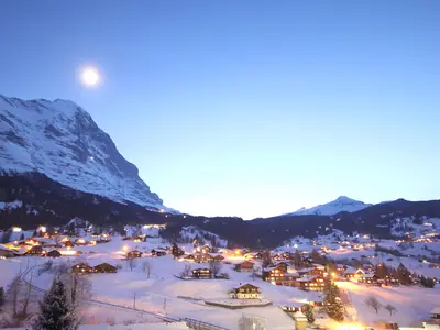 Mit dem Eigerexpress erreichen Sie die Skipiste in bequemen 30 Min. Von der Talpiste ist das Chalet zu Fuss erreichbar