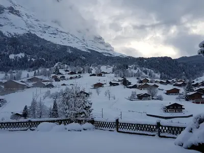 Mit dem Eigerexpress erreichen Sie die Skipiste in bequemen 30 Min. Von der Talpiste ist das Chalet zu Fuss erreichbar