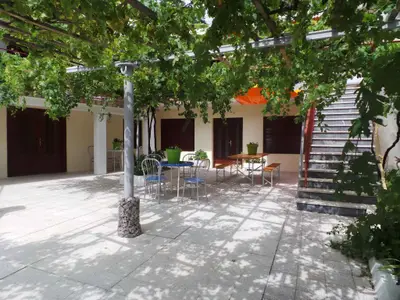 Ferienhaus für 8 Personen (100 m²) in Grizane 5/10