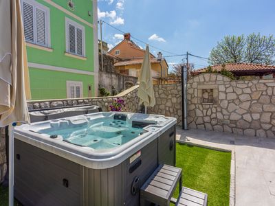 hot-tub