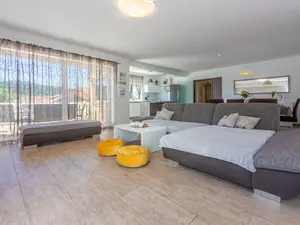 Ferienhaus für 10 Personen in Grizane