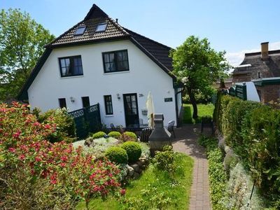 Ferienhaus Seeadler Nr. 29 D
Vorderansicht mit Garten