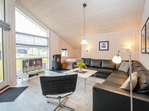 23961367-Ferienhaus-8-Großenbrode-300x225-1