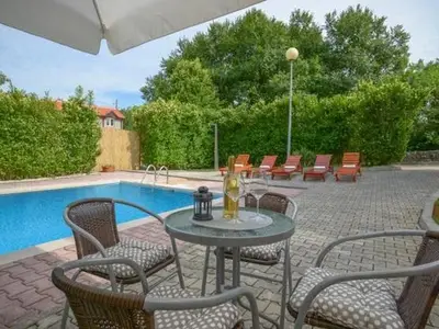 Ferienhaus für 9 Personen in Grubine 8/10