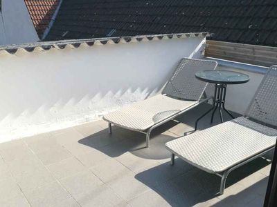 Obere Terrasse beim Schlafzimmer