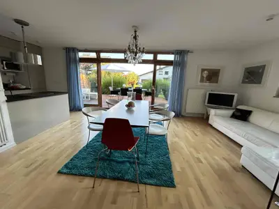 Wohnzimmer Blick zur Terrasse