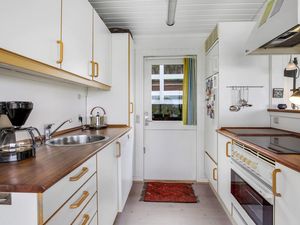 23728386-Ferienhaus-6-Gudhjem-300x225-5