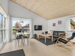 23742860-Ferienhaus-6-Gudhjem-300x225-1