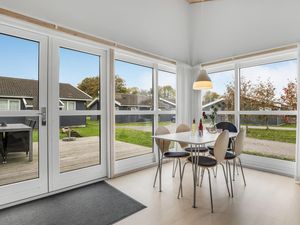 23742860-Ferienhaus-6-Gudhjem-300x225-4