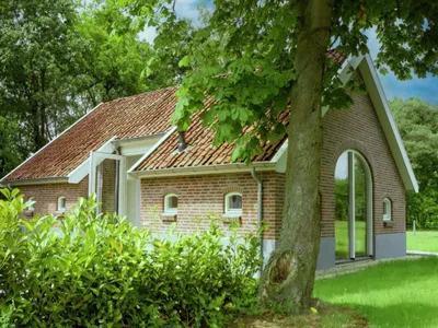 Außenseite Ferienhaus [Sommer]
