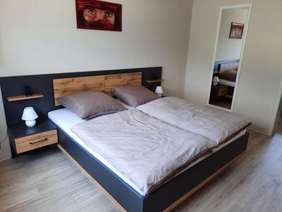 Schlafzimmer 2, EG