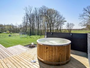 hot-tub