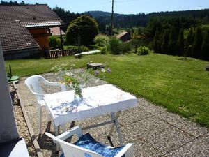 Terrasse und Garten.jpg