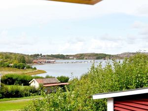 19316850-Ferienhaus-4-Hamburgsund-300x225-1