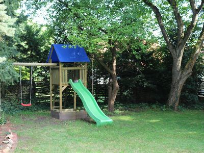 FH Clausen Spielplatz im Garten