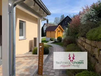 tischneck-chalets-hardt-chalet-limone-blick-zur-alpensauna