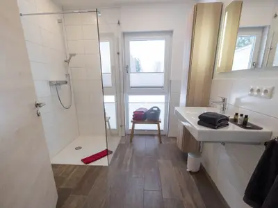 tischneck-chalets-hardt-badezimmer