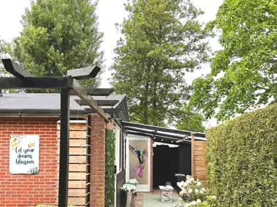 Außenseite Ferienhaus [Sommer]