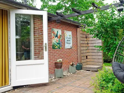 Außenseite Ferienhaus [Sommer]