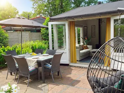 Außenseite Ferienhaus [Sommer]