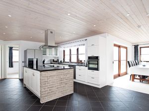 18294077-Ferienhaus-8-Harpelunde-300x225-1