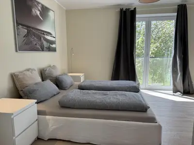 Schlafzimmer 1