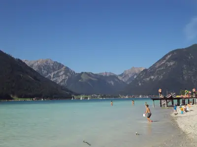 Ort allgemein. Achensee im Sommer