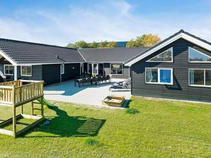 22304839-Ferienhaus-20-Hasselberg-300x225-3