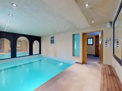 PoolOfHouse