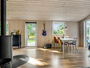 23757328-Ferienhaus-8-Havndal-300x225-3